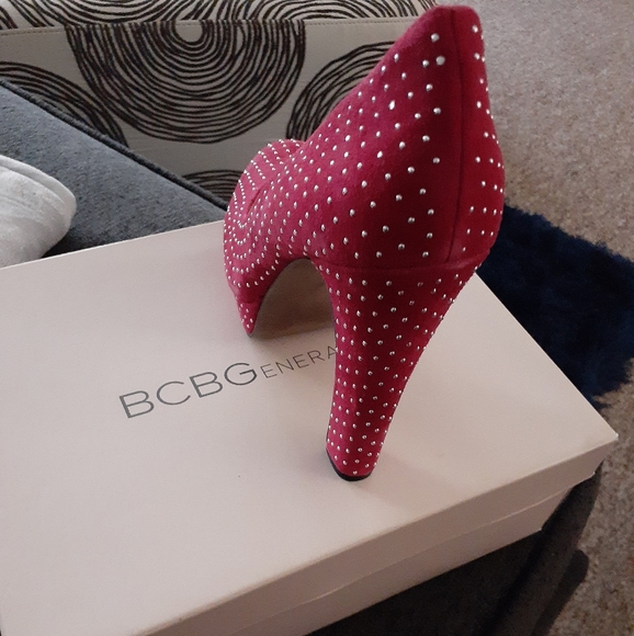 BCBG Pumps/Heels - Picture 4 of 4